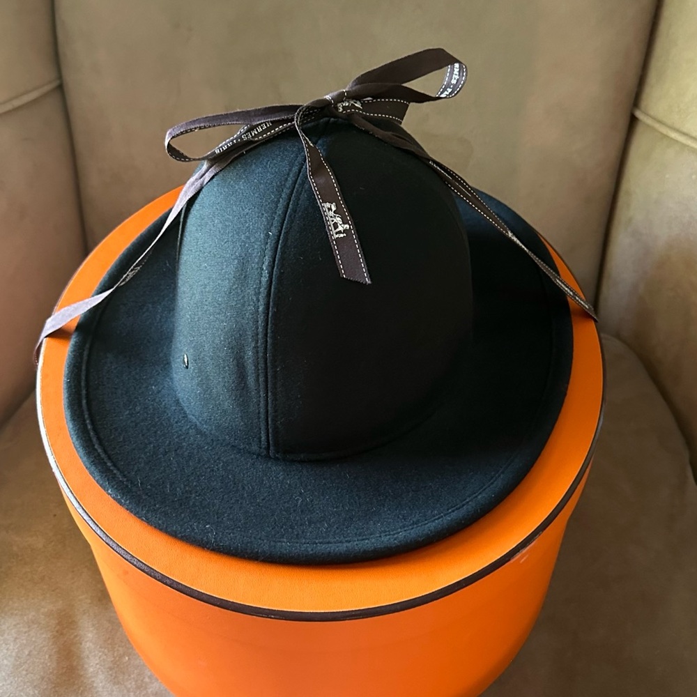 Hermes Elegant Black Hat